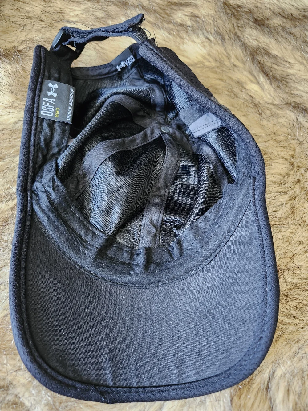 Under Armour Black Unisex Hat with Gray Reflective Logo - Picture 2 of 2